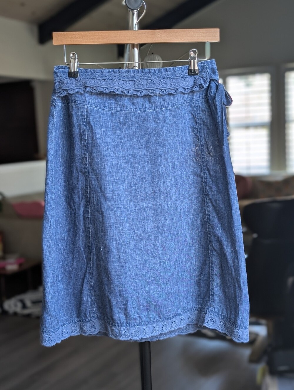 La Redoute 100% Linen Blue Chambray A-Line Skirt with Eyelet Details Size Medium
